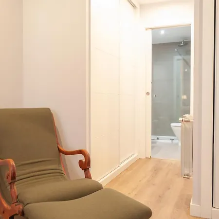 Apartamento Avg Numa Guilhou 4 *