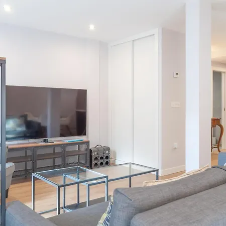 Apartamento Avg Numa Guilhou 4 *