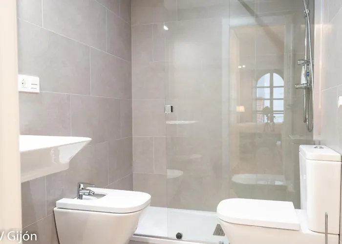 Avg Numa Guilhou 4 * Gijón